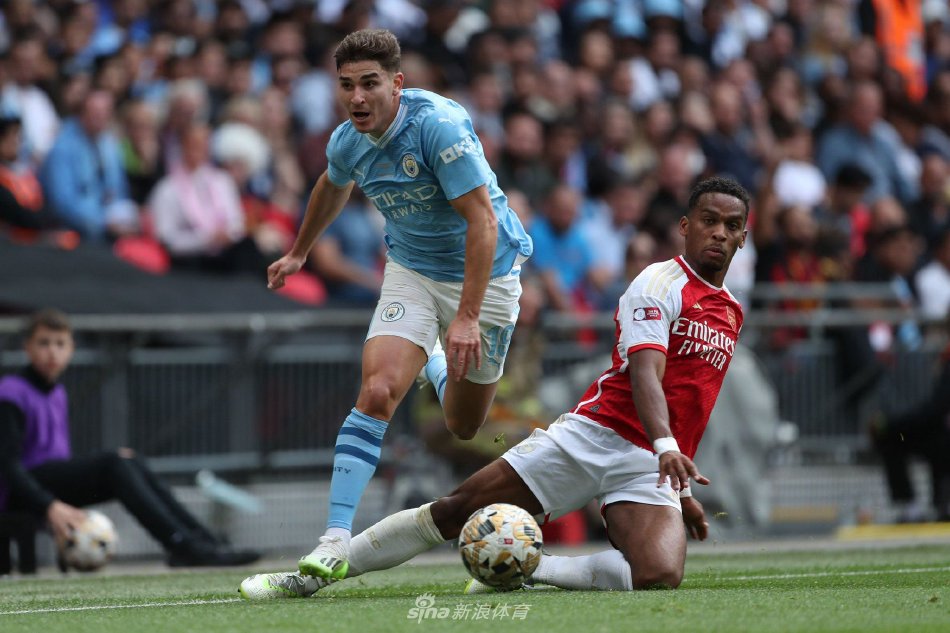 队在防守反 队在防守反