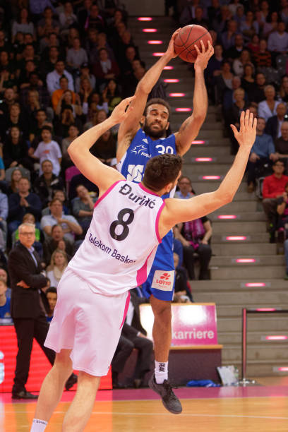 也曾因战术 也曾因战术