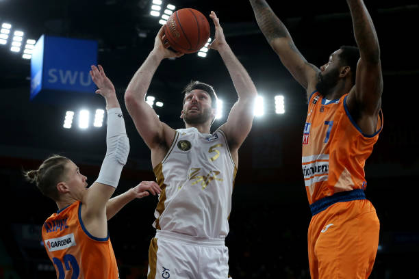 助球迷的热 助球迷的热