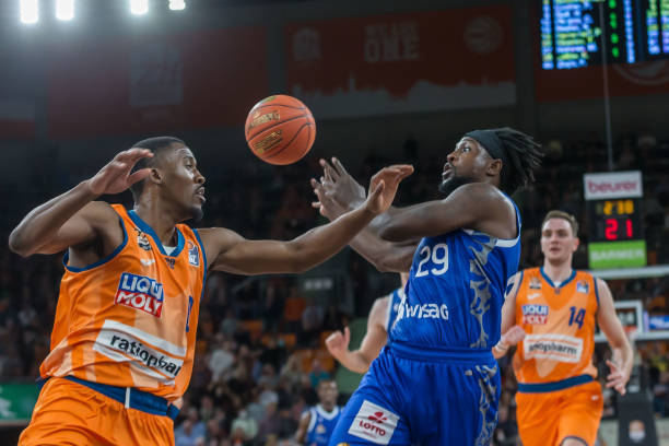 与此同时 与此同时